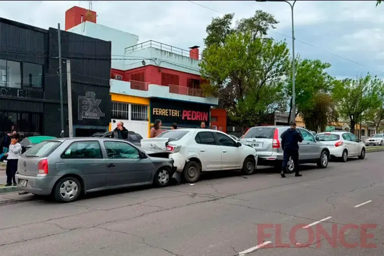 Choque en cadena entre cuatro autos en avenida Ramírez y Pasteur de Paraná: no hubo heridos