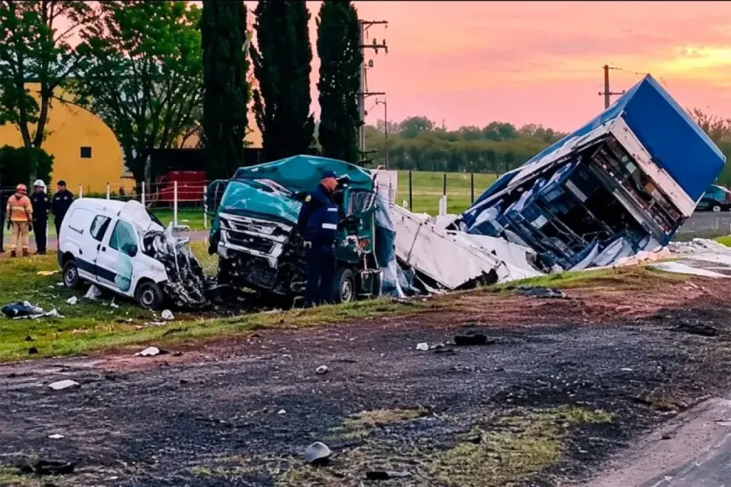 Choque fatal en Ruta 39: las tres víctimas eran de Urdinarrain y viajaban en un vehículo municipal hacia Paraná