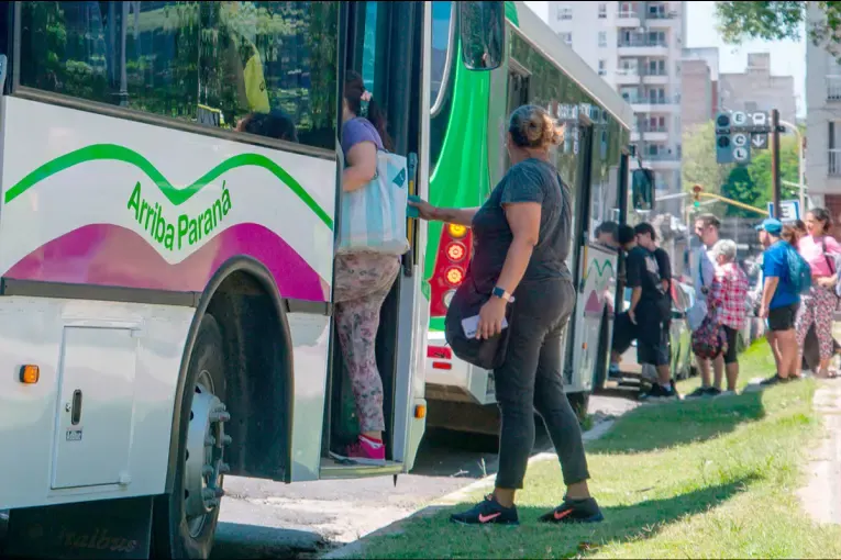 Colectivos urbanos en Paraná: sumarán una nueva línea y ampliarán cuatro recorridos desde noviembre