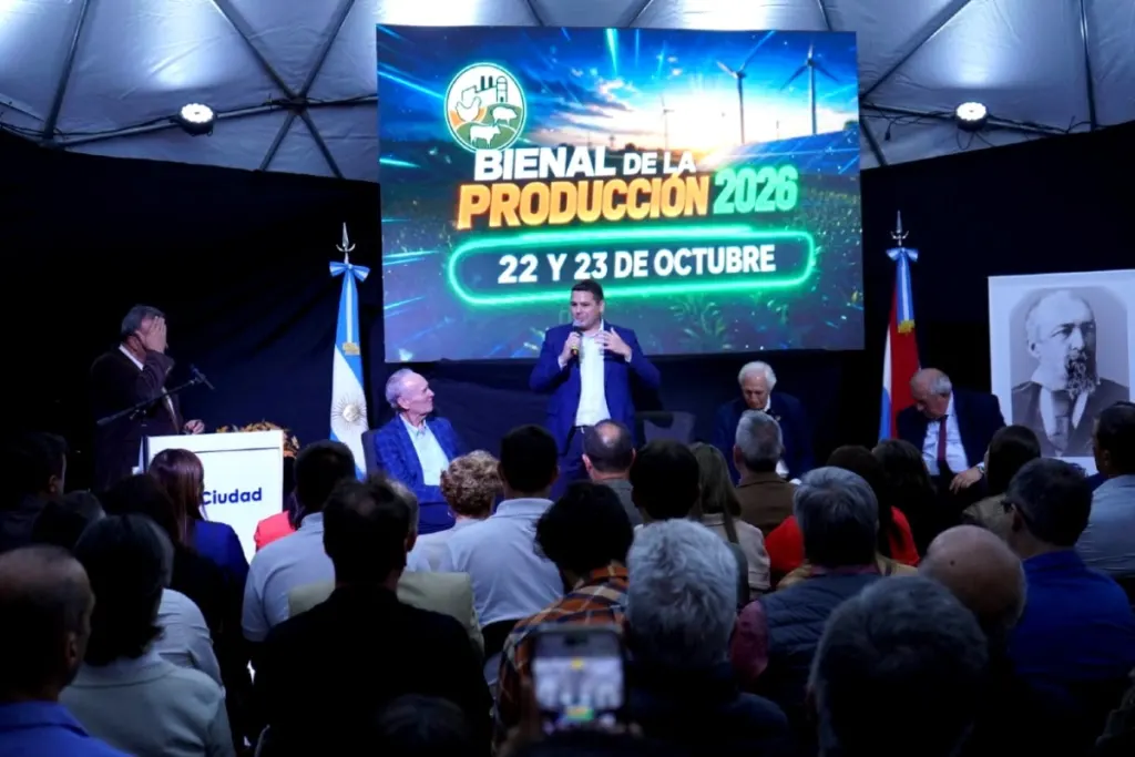 Comenzó la Bienal de la Producción. El intendente Bastian remarcó la articulación entre el sector privado e instituciones del Estado