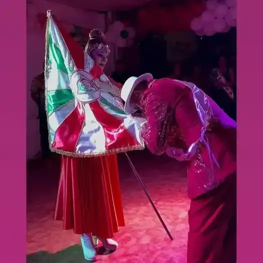 Comparsa Ráfaga presentó su samba enredo para el Carnaval 2027 y vivió una noche cargada de emoción