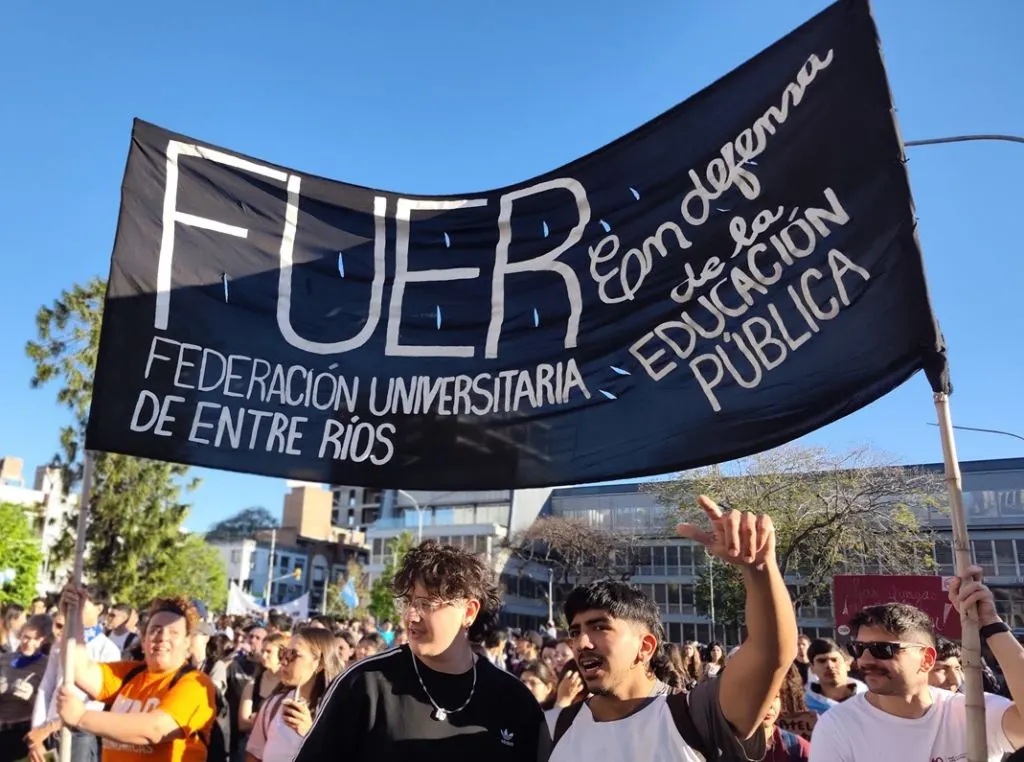 Con 94 miembros, sesiona el Congreso de la FUER