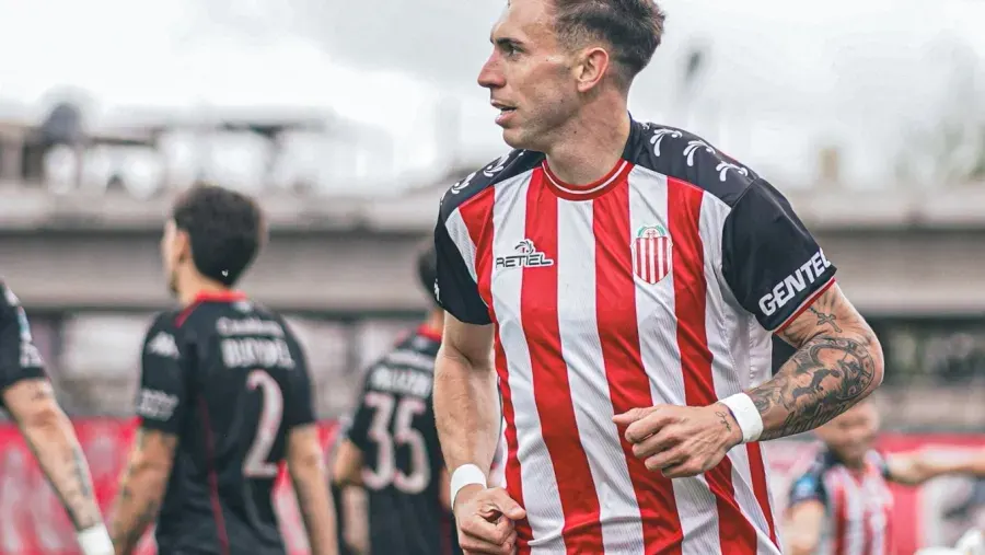 Con dos goles, Briasco le dio la victoria a Barracas Central