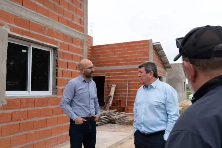 Con fondos provinciales, construyen 10 viviendas sociales en Santa Anita