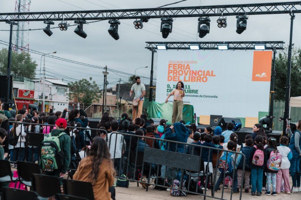 Con miles de visitantes y destacados autores nacionales, cerró la Feria Provincial del Libro en Concordia