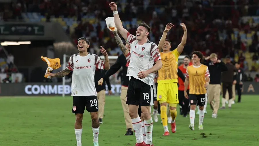 Con uno menos y un Muslera estelar, Estudiantes se metió en la final de la Copa Libertadores