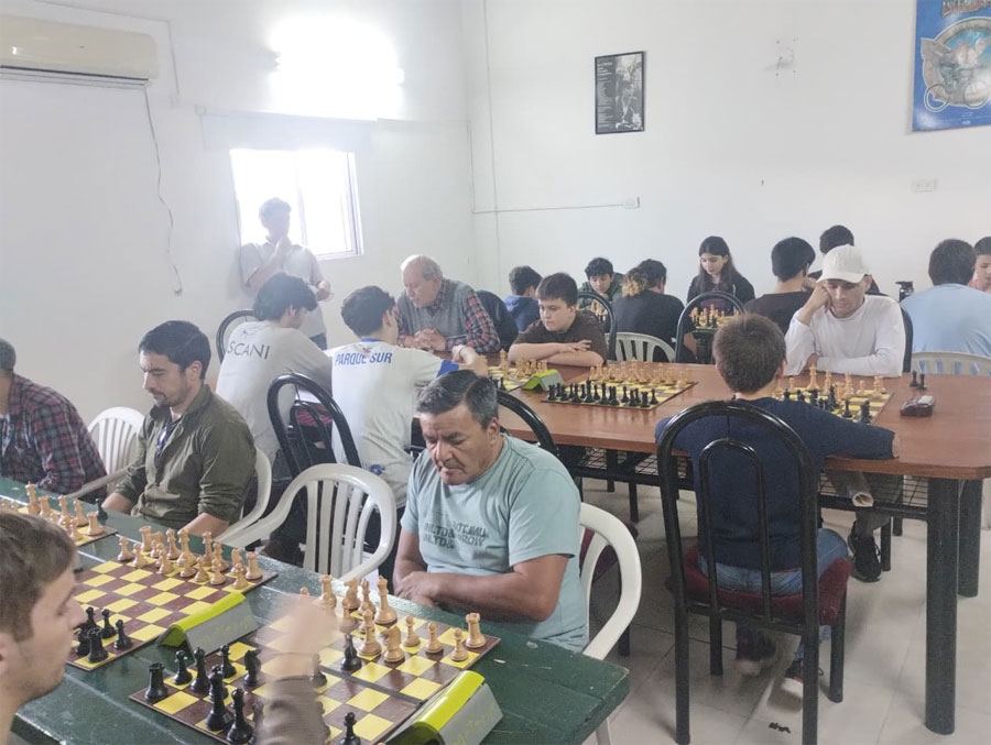 Concepción del Uruguay: Marcos Villarreal se quedó con la jornada de ajedrez del «Club del Tablero» en ATE