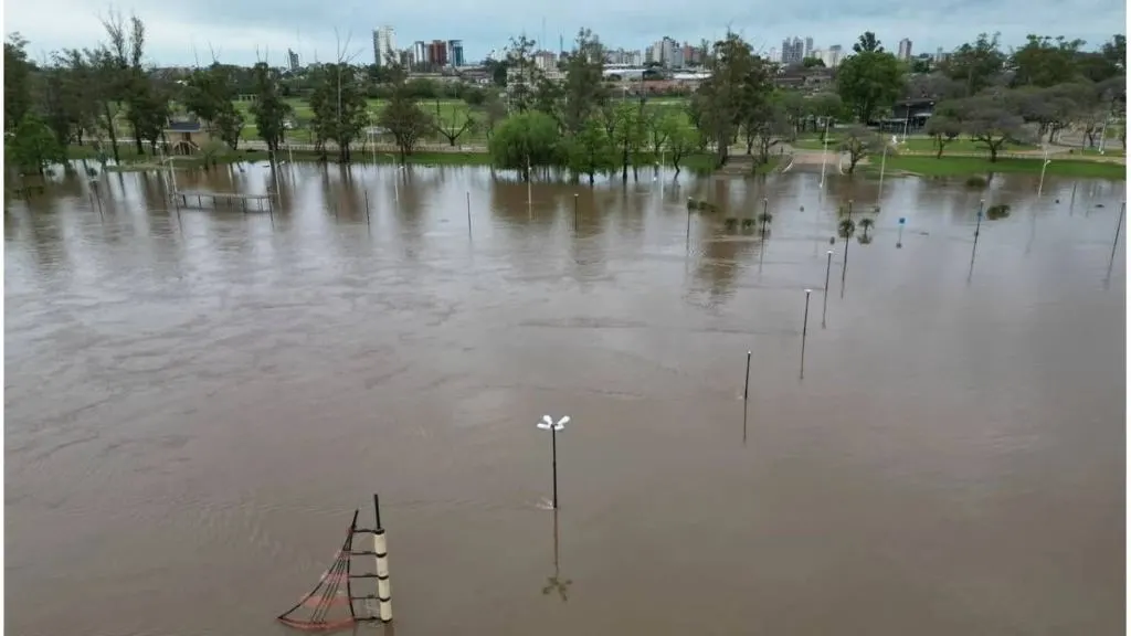Concordia: evacuaron siete familias y Salto Grande informó que el río Uruguay seguirá creciendo