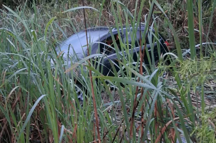Conductor despistó de madrugada en el Acceso Norte y debió ser socorrido