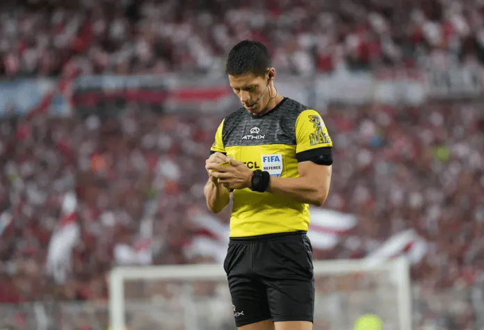 Confirmaron al árbitro del Superclásico: cómo les fue a Boca y River con él