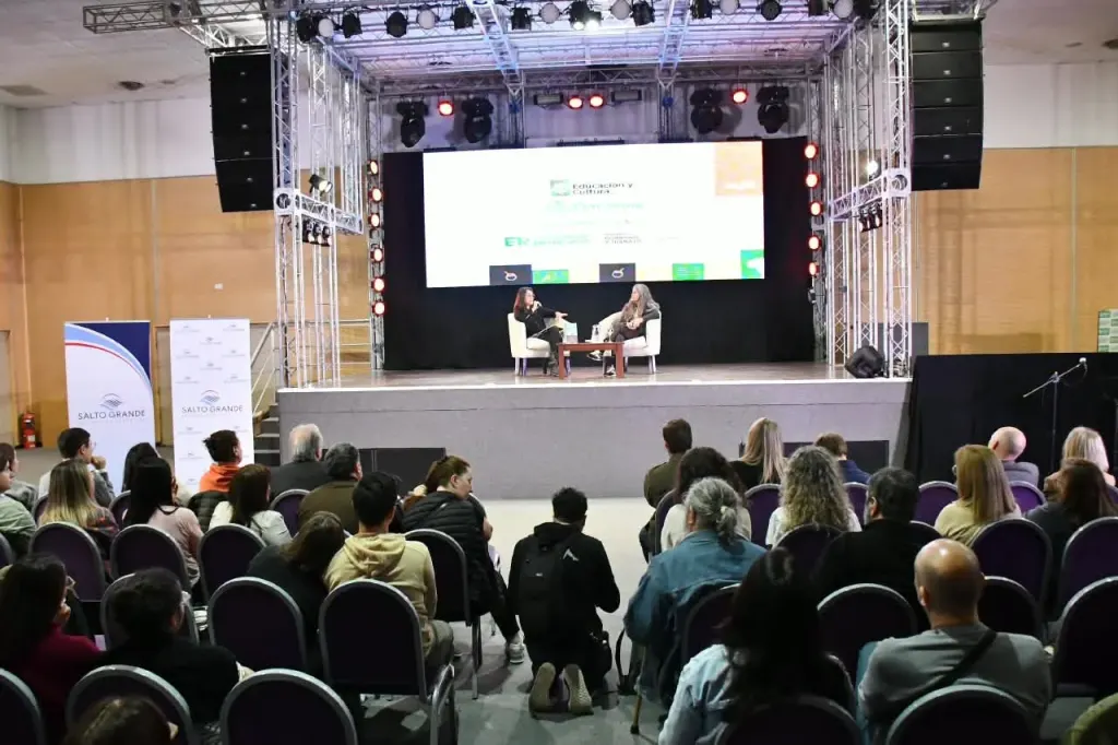 Continúa este domingo la 2da. Feria Provincial del Libro con gran suceso en el Centro de Convenciones.