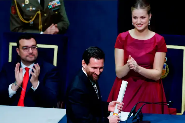«Convirtió lo extraordinario en rutina»: el emotivo reconocimiento de la princesa Leonor a Messi