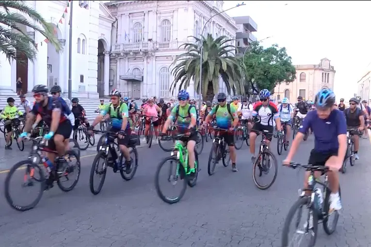 Convocan a viajar en bicicleta desde Paraná a Paysandú para ver al papa León XIV: 270 kilómetros y dos escalas