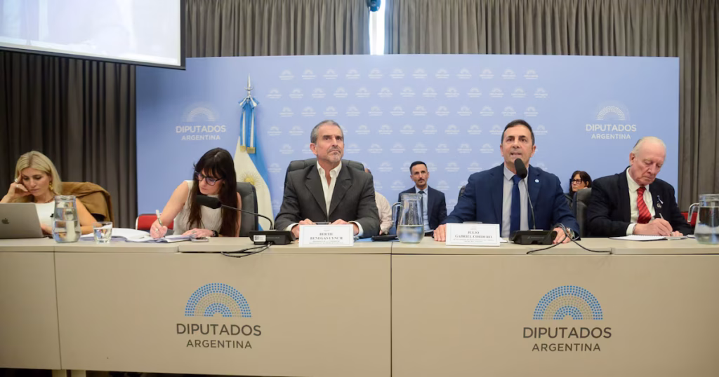 Cordero defendió la reforma laboral y cuestionó la dependencia