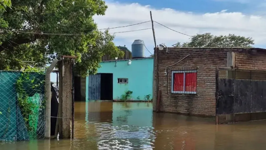 Corrientes: 472 personas abandonaron sus casas por la crecida del Paraná