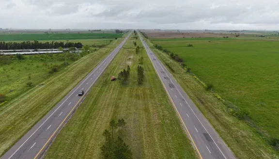 Cortaron el césped en la ruta nacional 14 cerca de Gualeguaychú