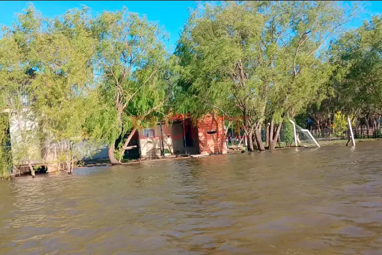 Crece el río y superaría el nivel de alerta en noviembre en Paraná: qué anticipa el INA