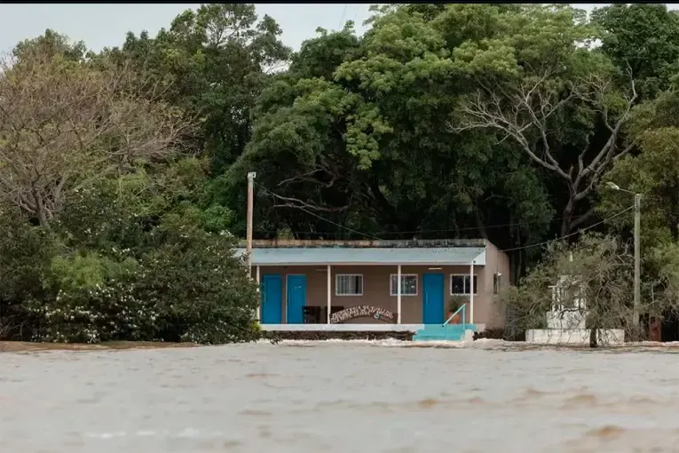 Crecida del río Paraná: aumentó a 754 la cantidad de evacuados y autoevacuados en Corrientes