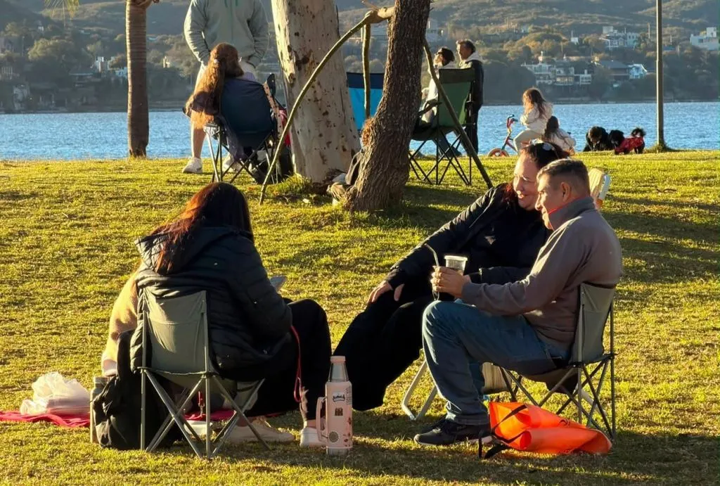 Creció 3,5% anual la cantidad de viajeros este fin de semana largo en el país, según CAME