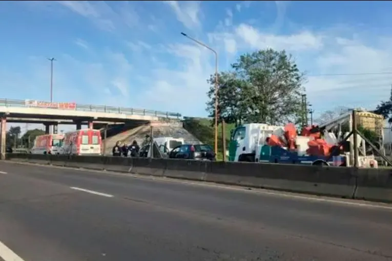 Cuatro accidentes en la Ruta 168 provocaron demoras este miércoles: una mujer fue hospitalizada