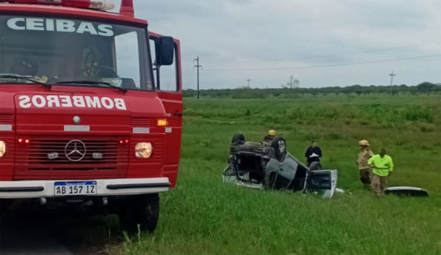 Cuatro deportistas heridos tras el vuelco de su auto en la Autovía 14 a la altura de Ceibas