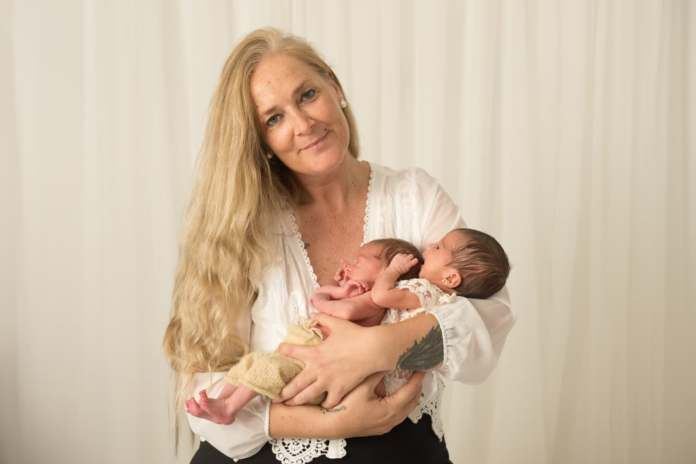 Cumplió su sueño de ser mamá soltera a los 45 años y tuvo mellizos: “Fue la mejor decisión de mi vida”