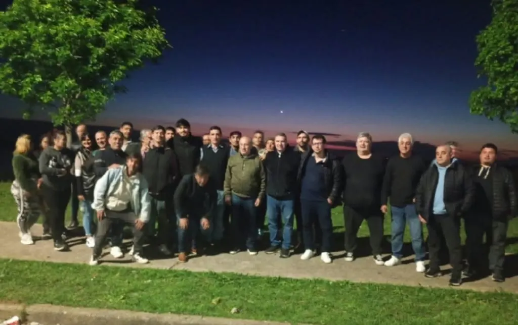 Daniel Rossi recorrió barrio Paraná XVI y mantuvo una importante reunión con vecinos