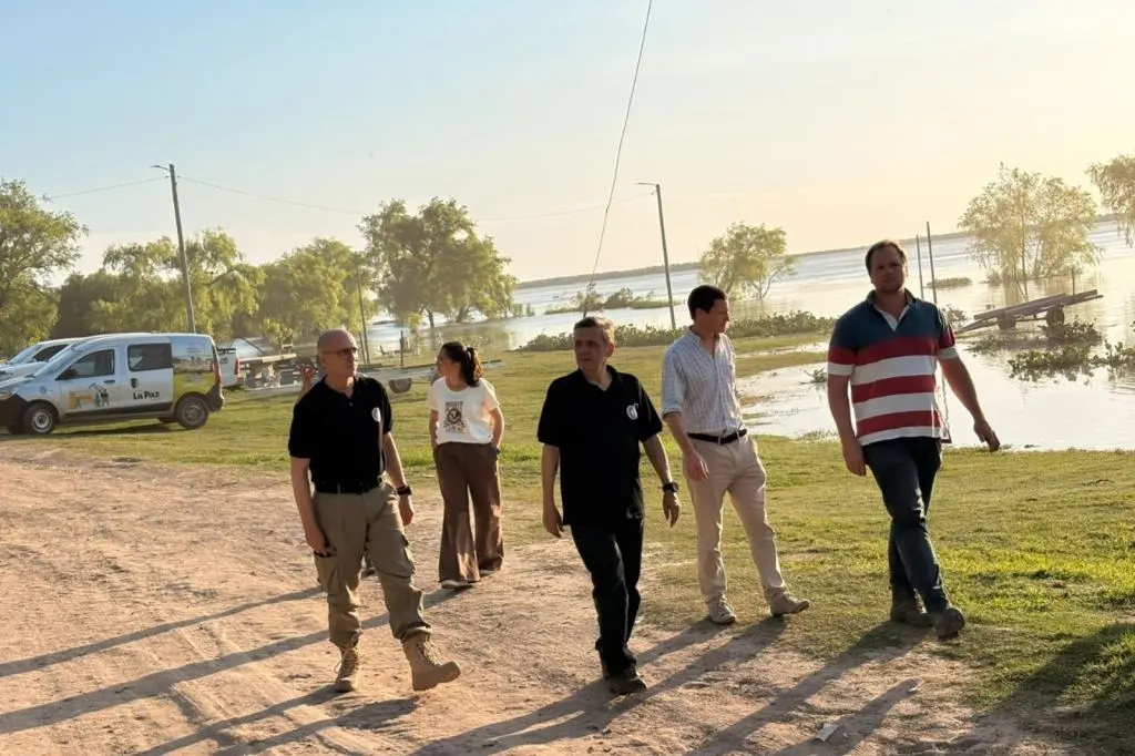 Defensa Civil recorrió Santa Elena y La Paz para coordinar acciones preventivas ante la creciente del Paraná