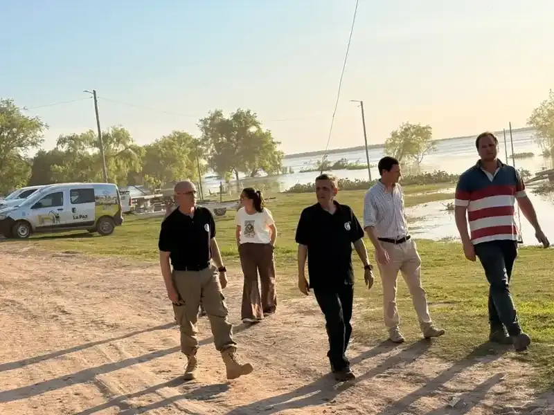 Defensa Civil recorrió Santa Elena y La Paz para coordinar acciones preventivas ante la creciente del Paraná