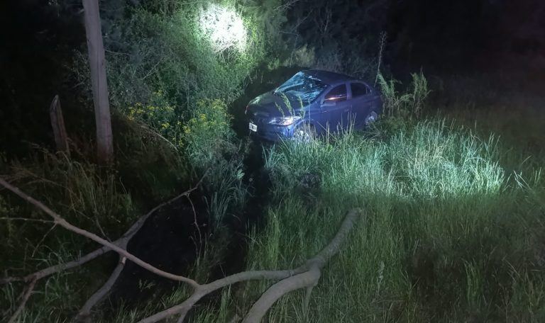 Despistó y volcó un vehículo en la ruta 2 entre Villa del Rosario y Chajarí, el conductor fue trasladado al hospital