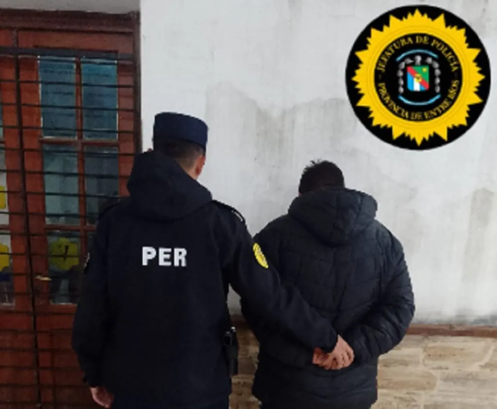 Detenido por desobediencia judicial y amenazas en flagrancia. Le secuestraron un machete