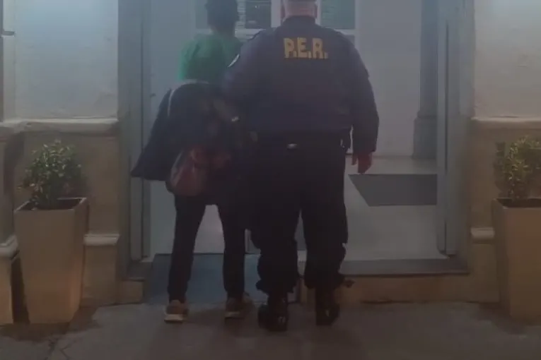 Detenido por incidentes e intento de agresión a un policía