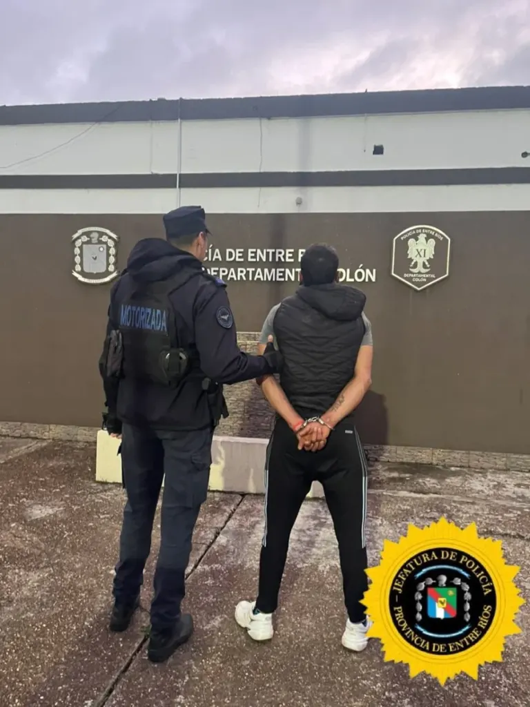Detienen en Colón a un hombre armado tras provocar destrozos e intentar robar una bicicleta