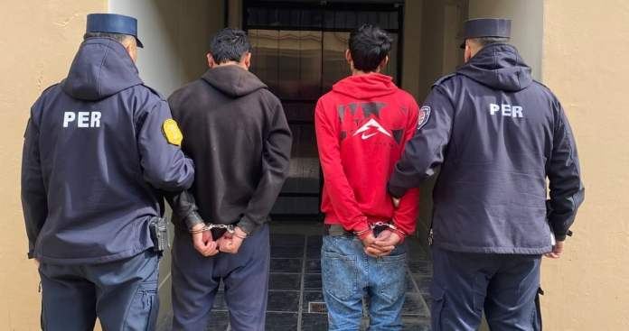 Detuvieron a dos jóvenes por robar ropa de un comercio en Diamante