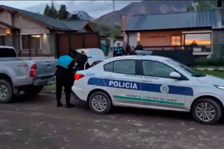Detuvieron a un bioquímico acusado de mantener encerrados a su pareja y sus tres hijos