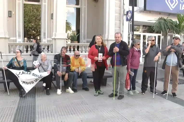 Día del Bastón Blanco: personas con discapacidad visual pidieron mayor inclusión y respeto