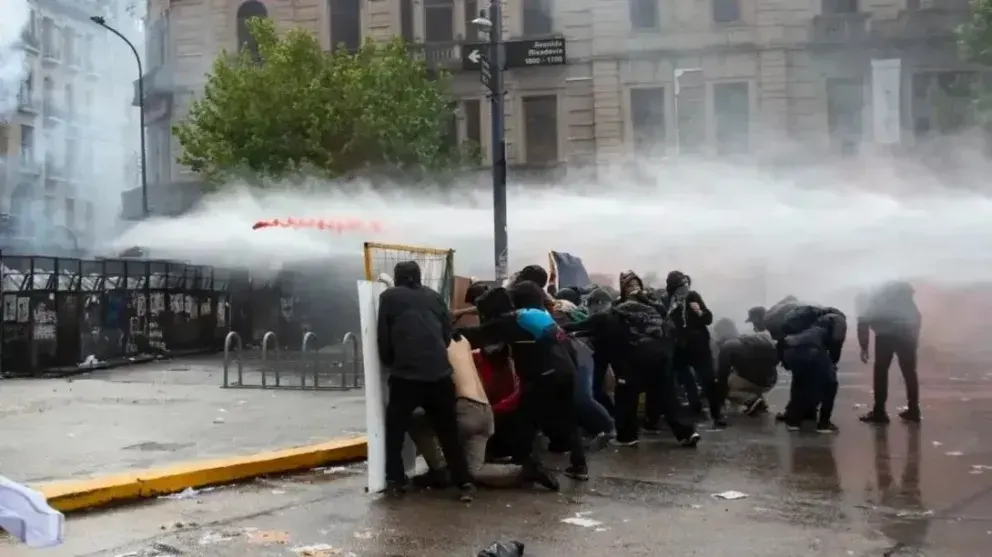 Diputado le exigió explicaciones a Monteoliva sobre la presencia de infiltrados en la marcha universditaria