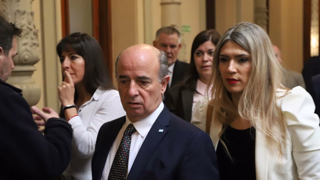 Diputado libertario se justificó por visitar detenidos por la dictadura: “Es de gente de fe acompañar a los enfermos”