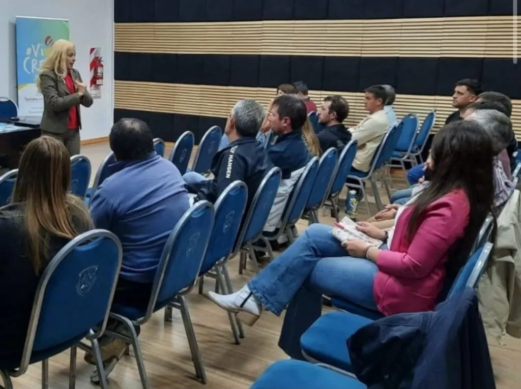 Dirigentes deportivos de Crespo se capacitaron sobre la Ley Provincial de Mecenazgo Deportivo
