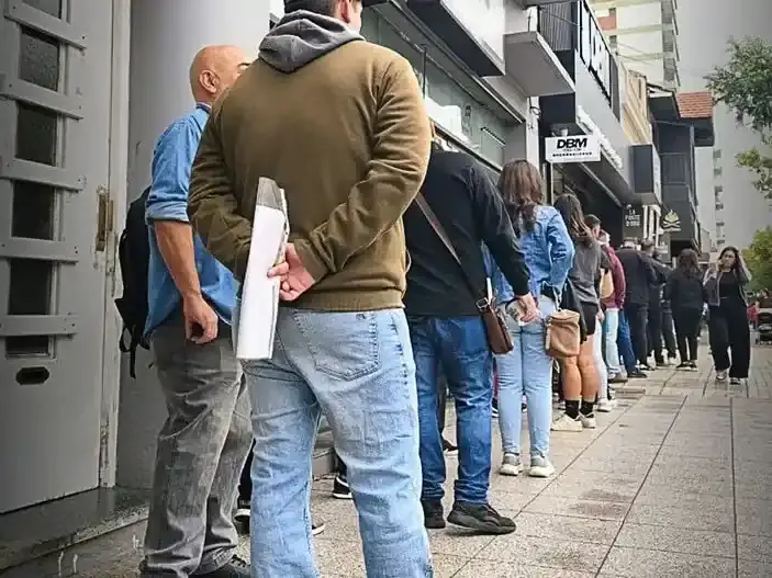 Dos de cada tres personas se quedan sin dinero el 20 de cada mes, pero solo el 7,5% pide condonación de deudas