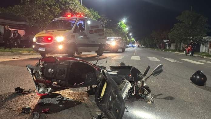 Dos motociclistas heridos tras un choque contra una camioneta