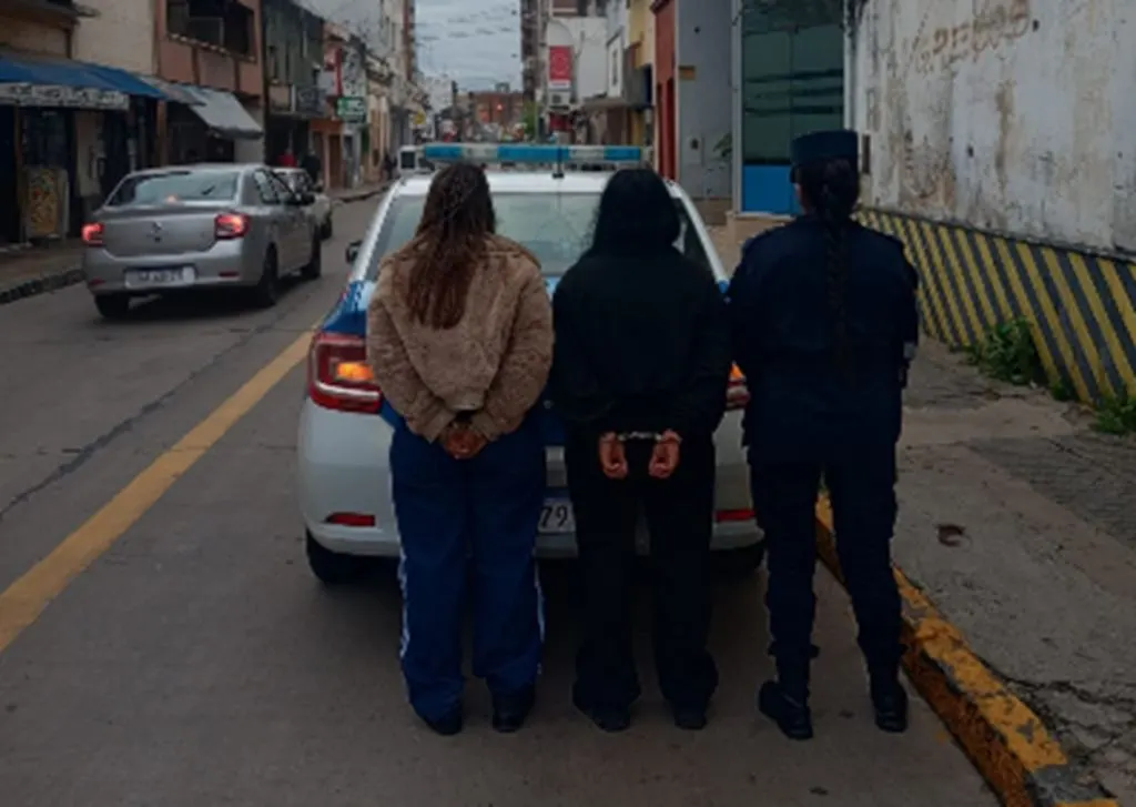 Dos mujeres detenidas por robar en un comercio de la terminal de ómnibus
