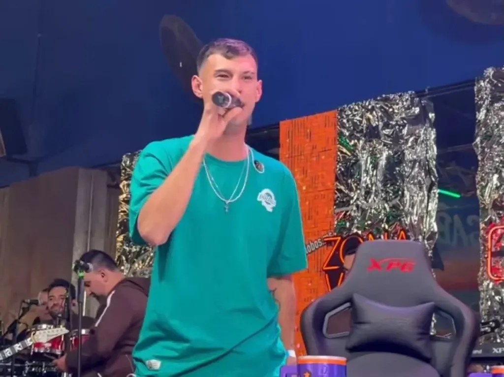 El “Albañil Cumbiero” Lautaro Monzón lanzó sus primeras canciones en vivo junto a La Juntada de los Artistas