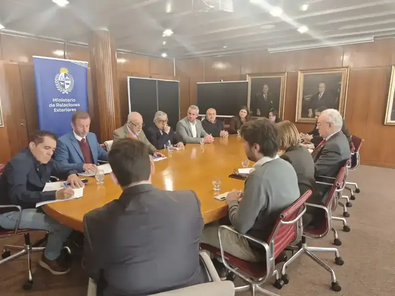 El CCRU proyecta su agenda 2027–2028 y suma el respaldo de autoridades del Gobierno uruguayo