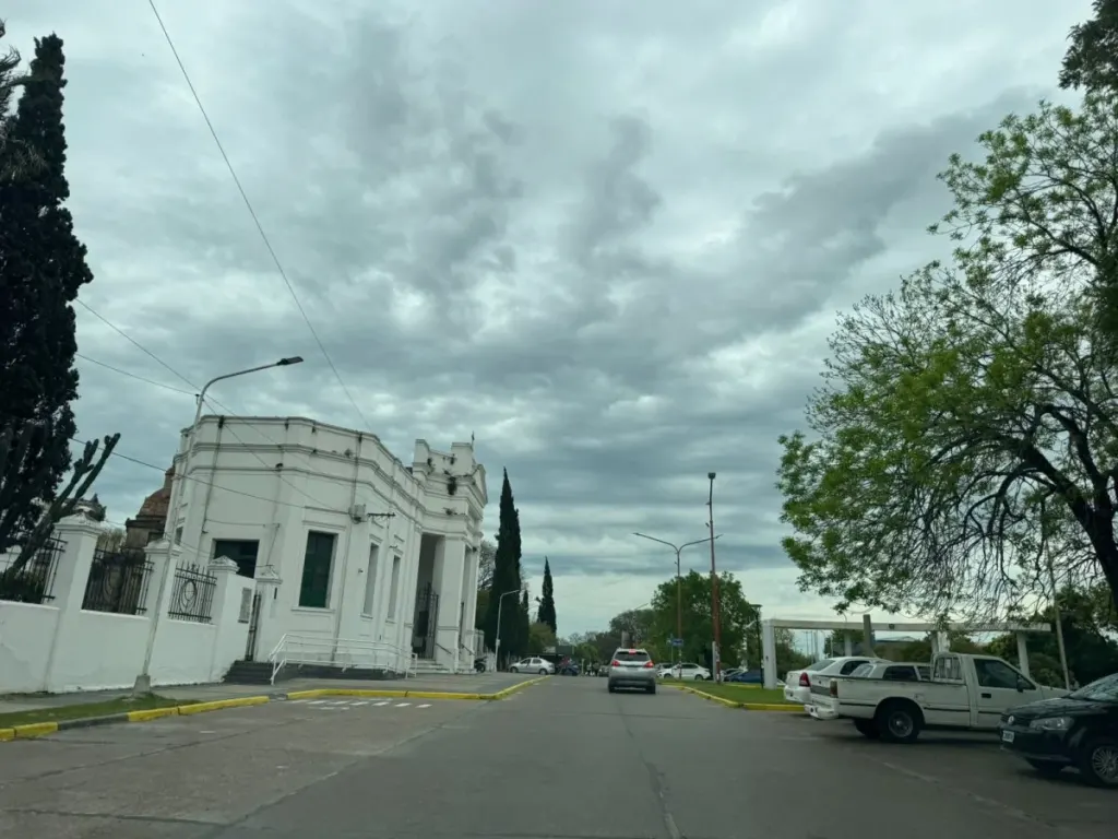 El cielo permanece cubierto en Concepción del Uruguay y se esperan lluvias hacia la tarde