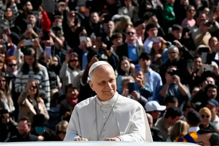 El cirujano del papa León XIV aseguró que podrá viajar a Sudamérica tras su operación