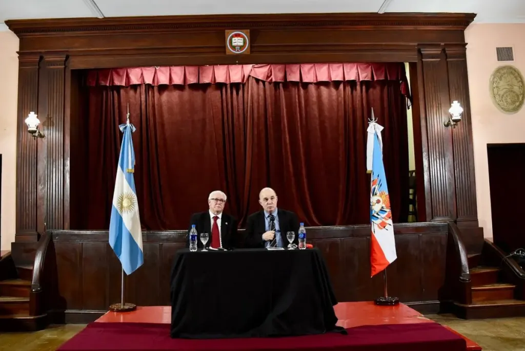 El Colegio del Uruguay homenajeó a Urquiza junto a los historiadores Eduardo Lazzari y Orlando Busiello