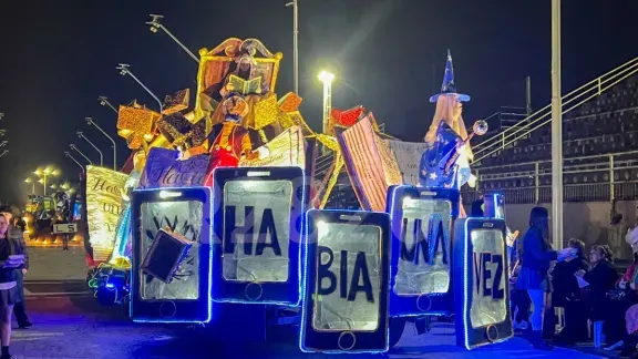 El Desfile de Carrozas Estudiantiles 2026 ya se puede revivir en YouTube