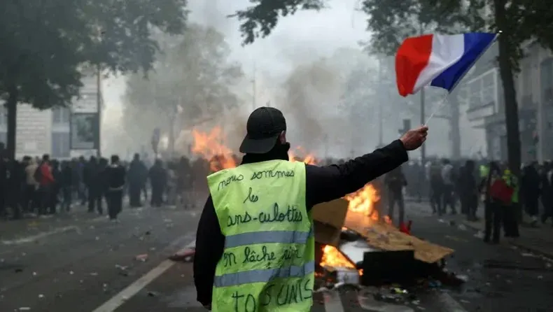 El día después de las masivas protestas en Francia: 1.800 detenidos y más de 500 policías heridos en una jornada brutal