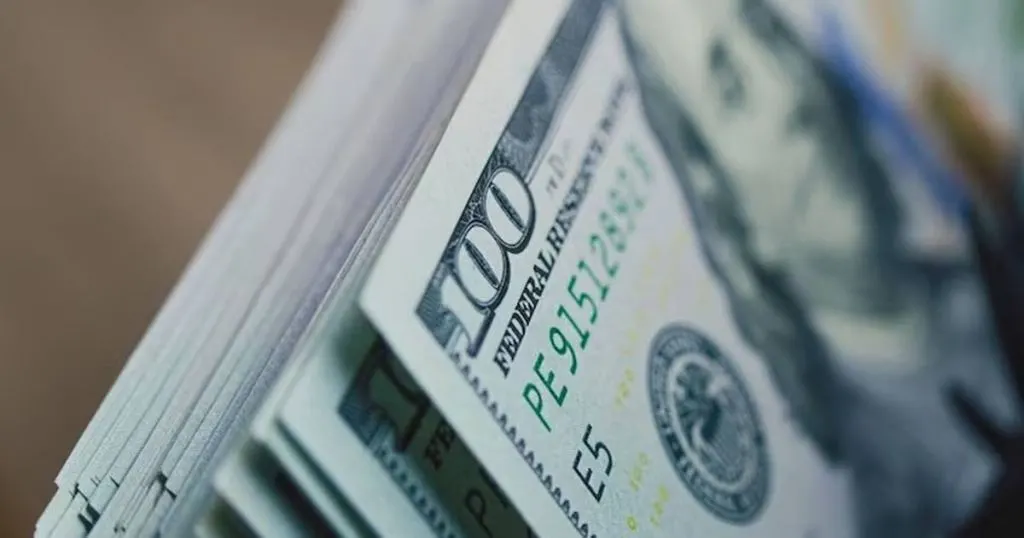 El dólar subió por tercer día consecutivo y alcanzó el nivel más alto de octubre